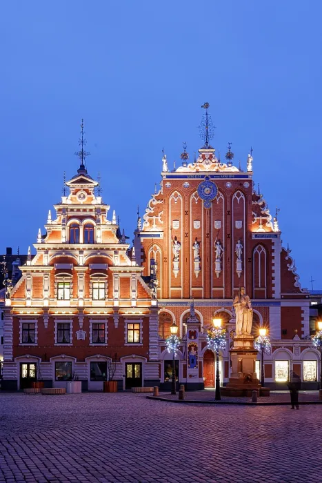 Framed Print : House of Blackheads and Schwab House, Town Hall square, Riga, Latvia Framed Print : House of Blackheads and Schwab House, Town Hall square, Riga, Latvia