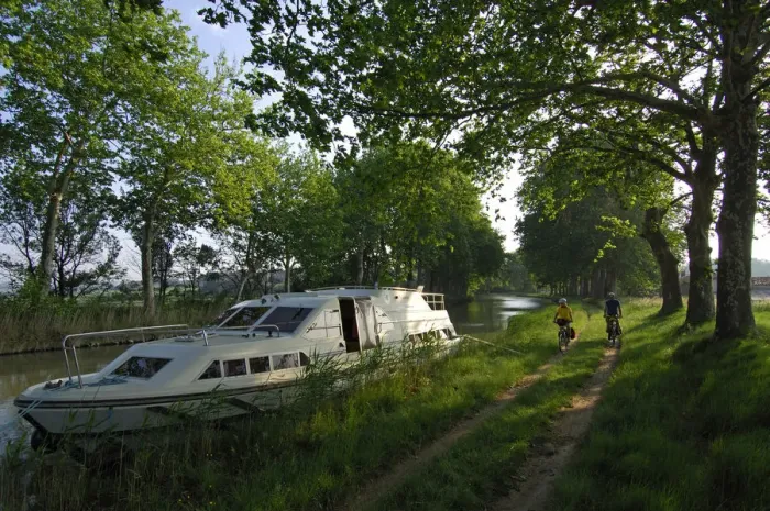 Framed Print : House boat, Canal du Midi, Midi, France