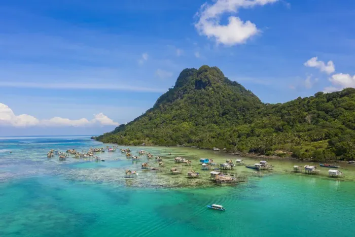 Framed Print : Still houses of the Bajau Laut sea gypsies, Bodgaya Island, Tun Sakaran Marine Park
