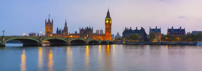 Framed Print : The Houses of Parliament & The River Thames illuminated at dusk Framed Print : The Houses of Parliament & The River Thames illuminated at dusk