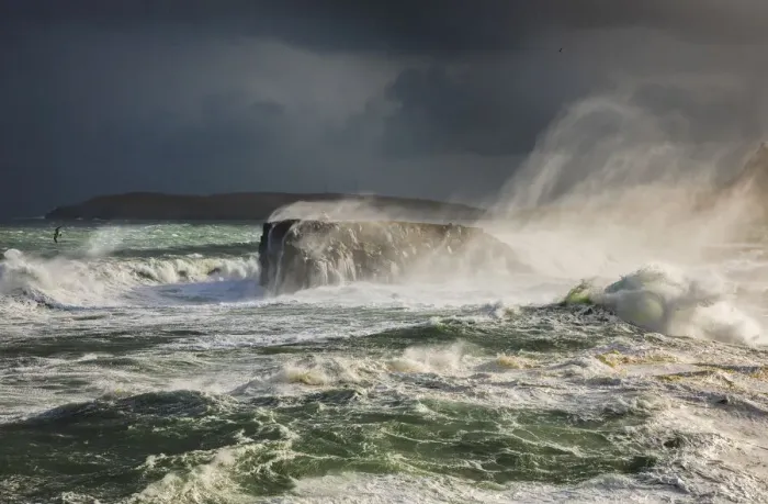 Framed Print : Hoyviksholmur hit by rough ocean. In the backgorund the island of Nolsoy. Streymoy, Faroe Islands Framed Print : Hoyviksholmur hit by rough ocean. In the backgorund the island of Nolsoy. Streymoy, Faroe Islands