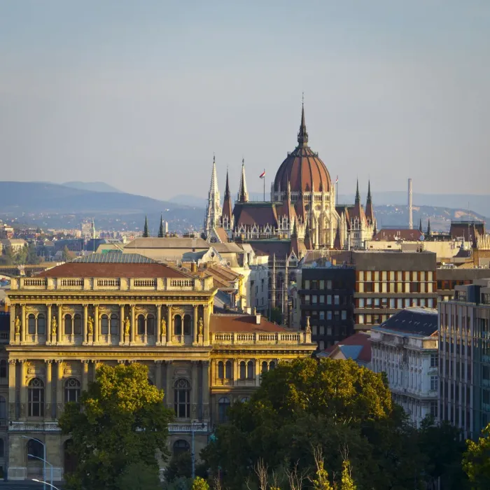 Framed Print : Hungarian Parliament Building, Budapest, Hungary Framed Print : Hungarian Parliament Building, Budapest, Hungary
