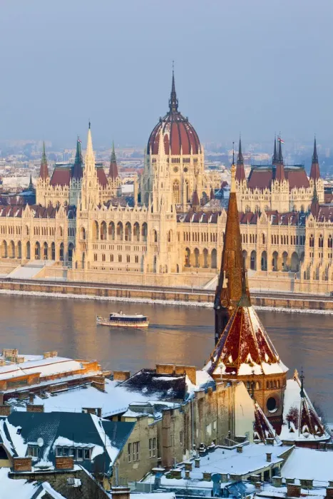Framed Print : Hungarian Parliament Building and the River Danube, Budapest, Hungary