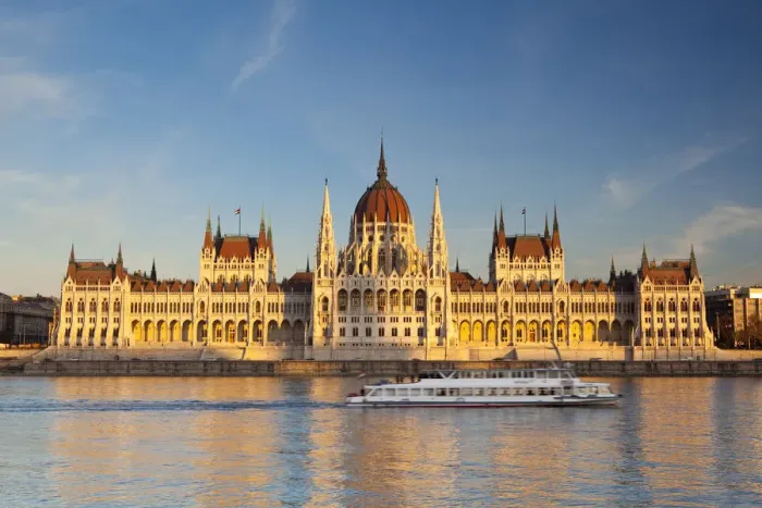 Framed Print : Hungarian Parliamnet Building, Budapest, Hungary Framed Print : Hungarian Parliamnet Building, Budapest, Hungary