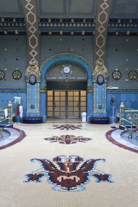 Framed Print : Hungary, Budapest, Gellert Baths & Spa, thermal area Framed Print : Hungary, Budapest, Gellert Baths & Spa, thermal area