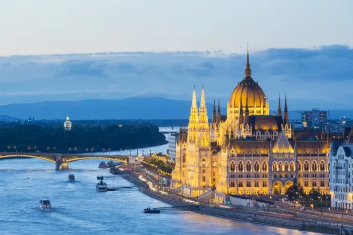 Framed Print : Hungary, Central Hungary, Budapest. Chain Bridge and the Hungarian Parliament Building Framed Print : Hungary, Central Hungary, Budapest. Chain Bridge and the Hungarian Parliament Building