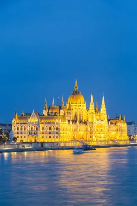 Framed Print : Hungary, Central Hungary, Budapest. Chain Bridge and the Hungarian Parliament Building Framed Print : Hungary, Central Hungary, Budapest. Chain Bridge and the Hungarian Parliament Building