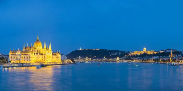 Framed Print : Hungary, Central Hungary, Budapest. Chain Bridge and the Hungarian Parliament Building Framed Print : Hungary, Central Hungary, Budapest. Chain Bridge and the Hungarian Parliament Building
