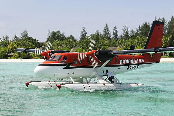 Hydroplane, Kanuhura Island, Lhaviyani Atoll, Maldivian Airtaxi, Maldives