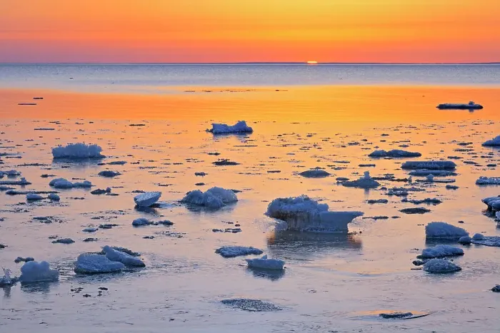Framed Print : Ice on shore of Lake Winnipeg in spring at sunrise Winnipeg Beach, Manitoba, Canada Framed Print : Ice on shore of Lake Winnipeg in spring at sunrise Winnipeg Beach, Manitoba, Canada