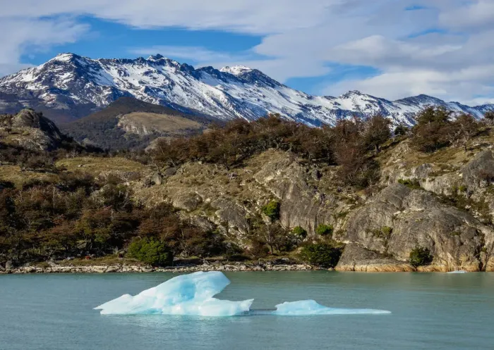 Framed Print : Iceberg on Lake Argentino, Los Glaciares National Park, Santa Cruz Province, Patagonia Framed Print : Iceberg on Lake Argentino, Los Glaciares National Park, Santa Cruz Province, Patagonia
