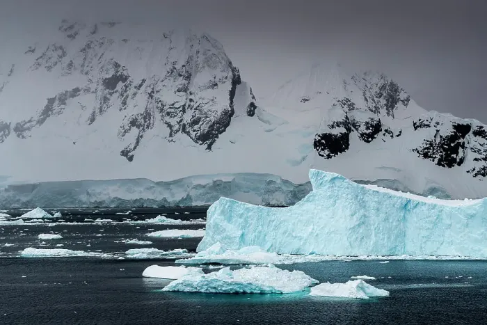 Framed Print : Iceberg in Wilhelmina Bay, Antarctica Framed Print : Iceberg in Wilhelmina Bay, Antarctica