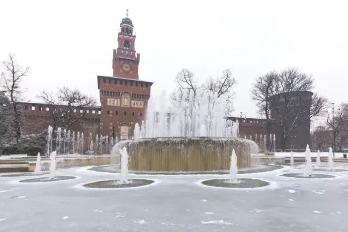 Framed Print : A iced fountain and Sforzesco Castle after a snowfall. Milan, Lombardy, Northern Italy Framed Print : A iced fountain and Sforzesco Castle after a snowfall. Milan, Lombardy, Northern Italy
