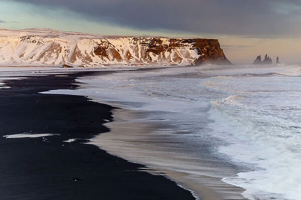 Iceland, Southern Iceland, Vik i Myrdal, waves at Reynisfjara black beach