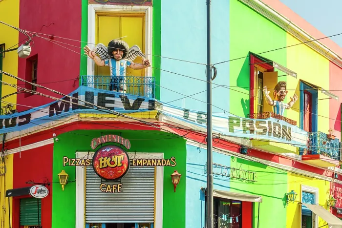 Framed Print : The iconic figure of Maradona on a balcony in Caminito, La Boca, Buenos Aires, Argentina