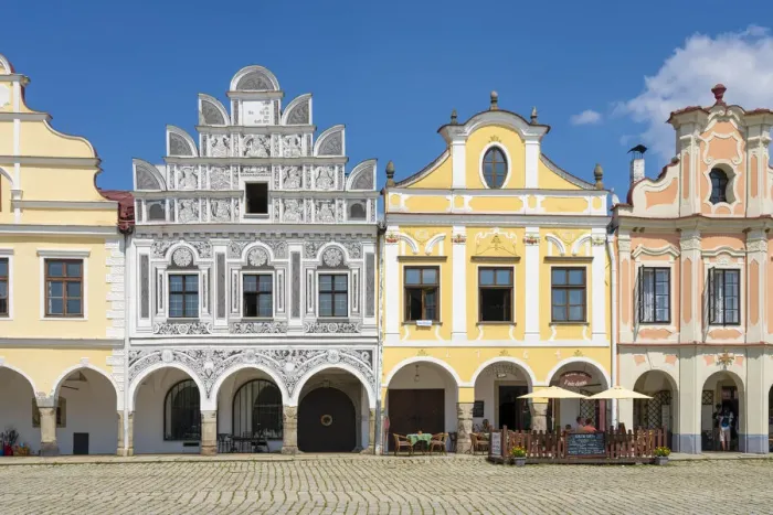 Framed Print : Iconic houses with arcades and high gables at Zacharias of Hradec Square, UNESCO, Telc