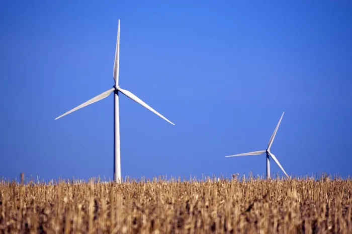 Framed Print : Idaho, USA. Wind turbines in a field on the Iowa prairie in the American Midwest Framed Print : Idaho, USA. Wind turbines in a field on the Iowa prairie in the American Midwest