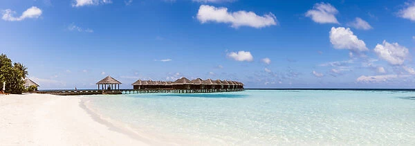 Idyllic beach and bungalows in the Maldives