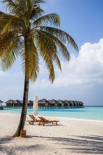 Idyllic beach and bungalows in the Maldives