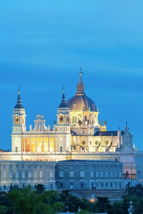 Framed Print : Illuminated Almudena Cathedral seen from Principe Pio at twilight, Madrid, Spain