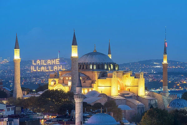 Illuminated Hagia Sophia Mosque at twilight, Sultanahmet, UNESCO, Fatih District, Istanbul Province, Turkey