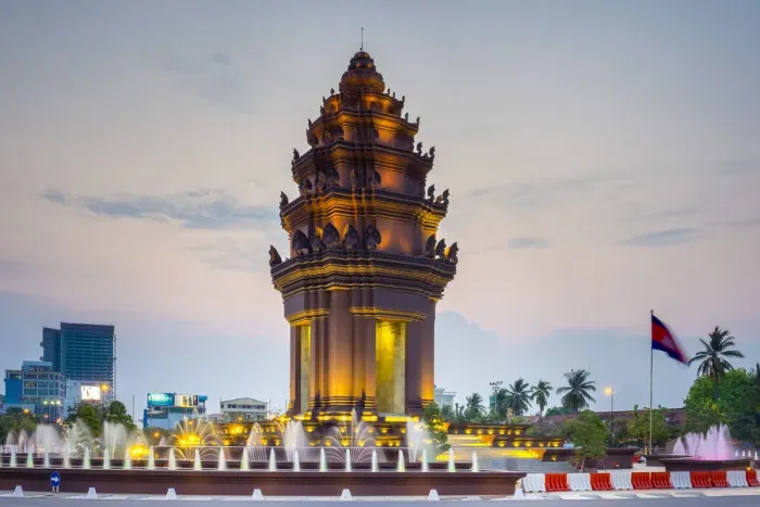 Framed Print : Independence Monument at dusk, Phnom Penh, Cambodia Framed Print : Independence Monument at dusk, Phnom Penh, Cambodia