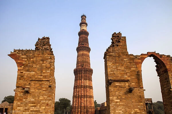 India, Delhi, India, Delhi, New Delhi, Qutub Minar and Arch of Quqqat-Ul-Islam Mosque