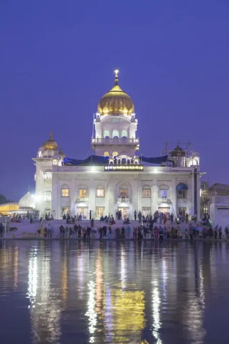 Framed Print : India, Delhi, New Delhi, Gurdwara Bangla Sahib, Sikh temple Framed Print : India, Delhi, New Delhi, Gurdwara Bangla Sahib, Sikh temple