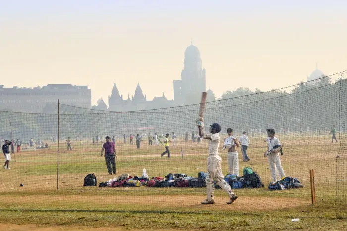 Framed Print : India, Maharashtra, Mumbai, cricket practice at the Azad Maidan park in Churchgate Framed Print : India, Maharashtra, Mumbai, cricket practice at the Azad Maidan park in Churchgate
