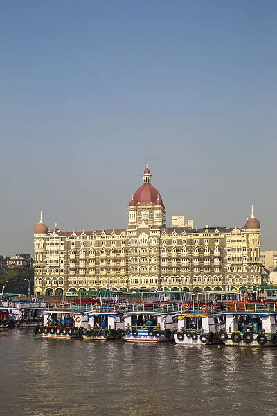 India, Maharashtra, Mumbai, Taj Mahal Palace Hotel and Gateway of India