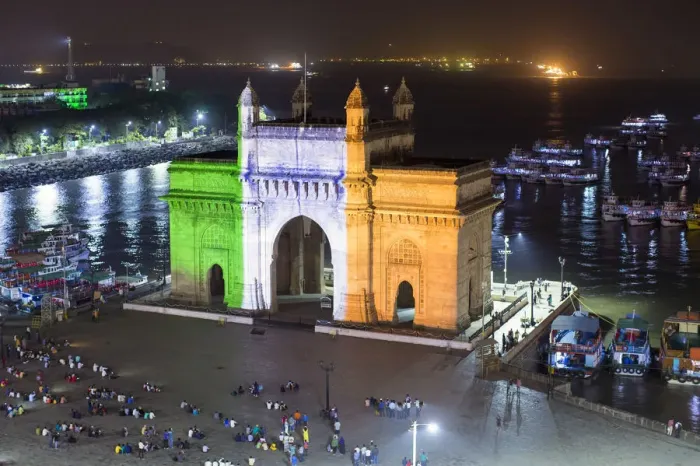 Framed Print : India, Mumbai, Maharashtra, The Gateway of India, monument commemorating the landing