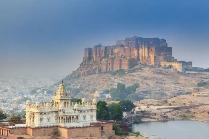 Framed Print : India, Rajasthan, Jodhpur, Jaswant Thada Temple and Mehrangarh Fort Framed Print : India, Rajasthan, Jodhpur, Jaswant Thada Temple and Mehrangarh Fort