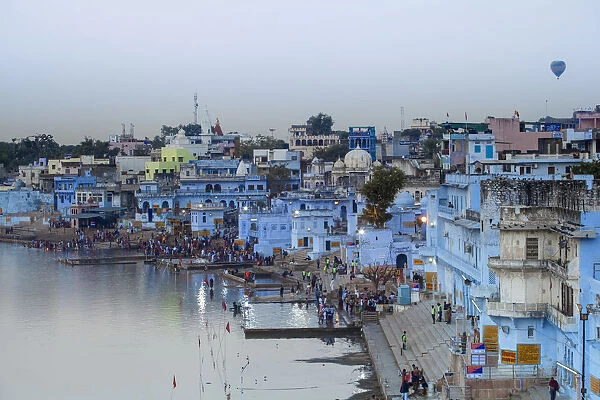 India, Rajasthan, Pushkar, Hot Air balloon over Pushkar Lake and bathing ghats