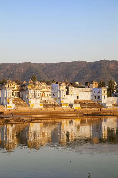 India, Rajasthan, Pushkar, Pushkar Lake and bathing ghats