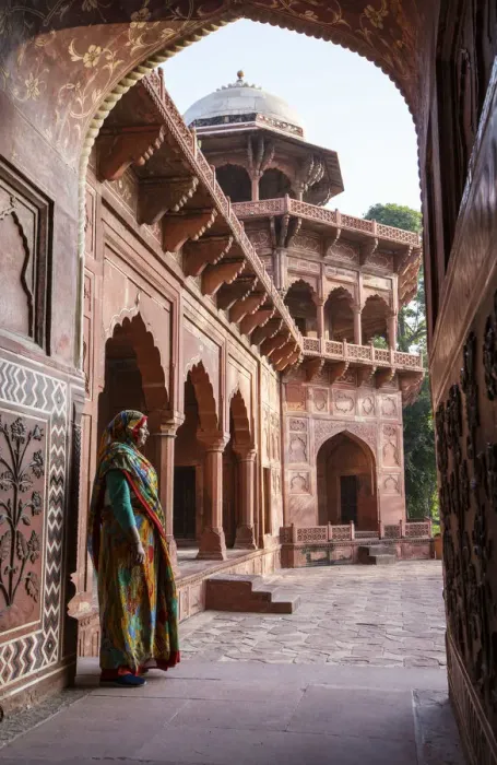 Framed Print : India, Uttar Pradesh, Agra, a loacl woman dressed in a saree standing in the doorway Framed Print : India, Uttar Pradesh, Agra, a loacl woman dressed in a saree standing in the doorway