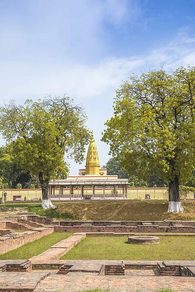 India, Uttar Pradesh, Sarnarth, near Varanasi, stupa at Dhamekh Stupa and ruins complex