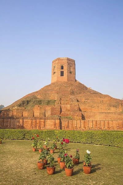 India, Uttar Pradesh, Sarnarth, near Varanasi, Chaukhandi Stupa, marks the spot where