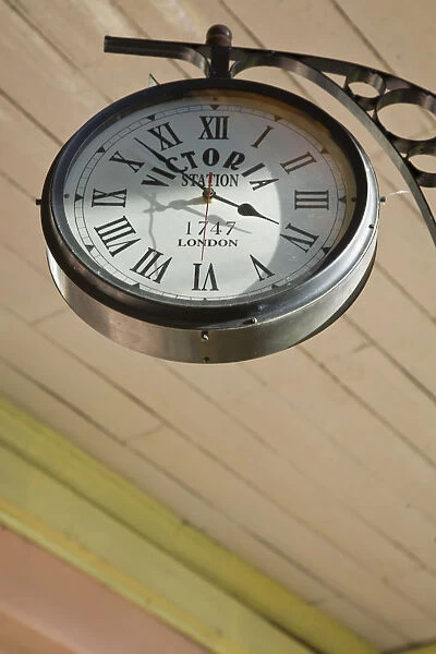 India, West Bengal, Darjeeling, Old Bellevue Hotel, Victoria station clock dating