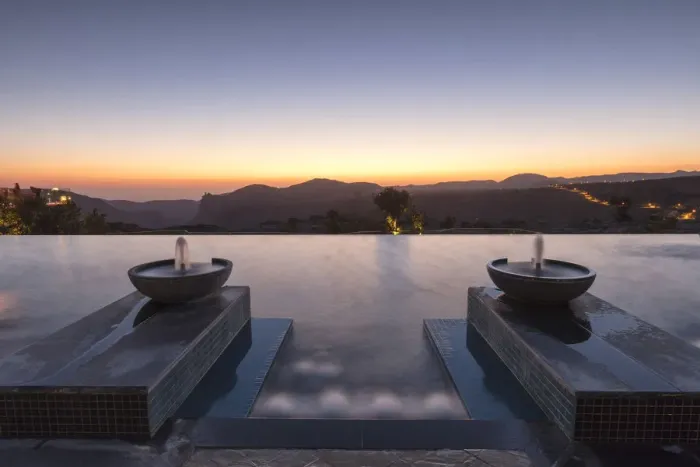 Framed Print : The infinity swimming pool and fountains of thei Anantara al Jabal al Akhdar resort Framed Print : The infinity swimming pool and fountains of thei Anantara al Jabal al Akhdar resort