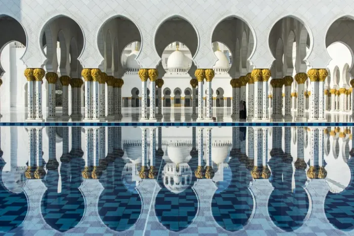Framed Print : Inner courtyard of the Sheikh Zayed Mosque, Abu Dhabi, United Arab Emirates Framed Print : Inner courtyard of the Sheikh Zayed Mosque, Abu Dhabi, United Arab Emirates