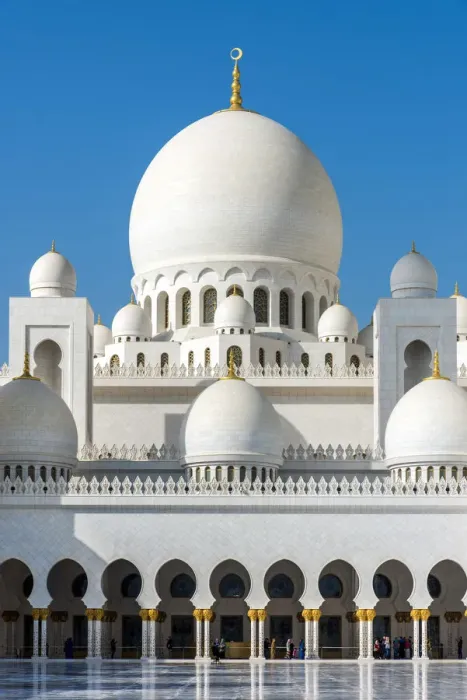 Framed Print : Inner courtyard of Sheikh Zayed Mosque, Abu Dhabi, United Arab Emirates Framed Print : Inner courtyard of Sheikh Zayed Mosque, Abu Dhabi, United Arab Emirates