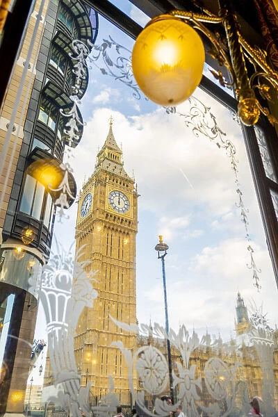 Inside St Stephens Tavern pub looking at Big Ben, also known as Elizabeth Tower. Part of the Houses of Parliament and a Unesco World Heritage site, London, England, UK