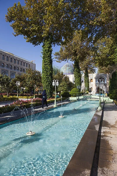 Iran, Central Iran, Esfahan, Abbasi Hotel, courtyard