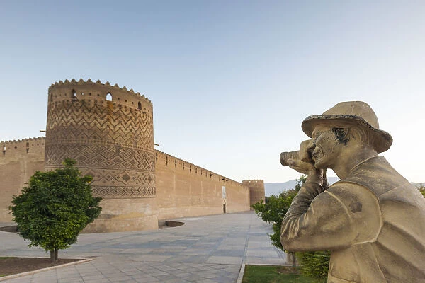 Iran, Central Iran, Shiraz, Arg-e Karim Khan Citadel, fortress and photographer statue
