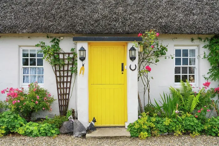 Framed Print : Ireland, Co. Clare, The Burren, Ballyvaughan, traditional thatched cottage, close-up Framed Print : Ireland, Co. Clare, The Burren, Ballyvaughan, traditional thatched cottage, close-up