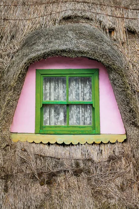 Framed Print : Ireland, Co. Clare, Doolin, traditional thatched cottage detail
