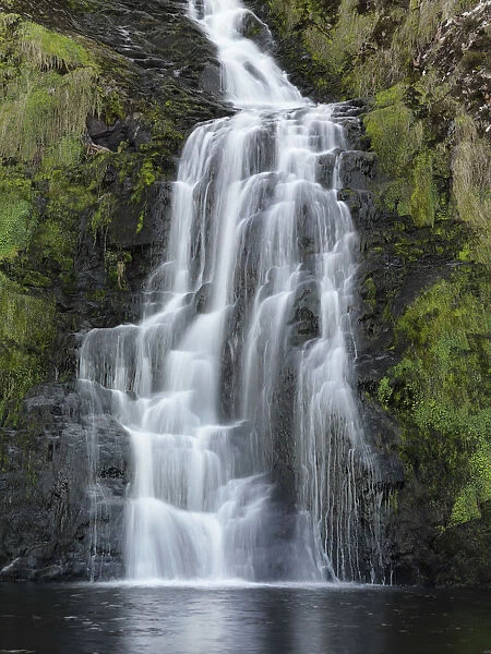 Ireland, Co. Donegal, Ardara, assaranca waterfall