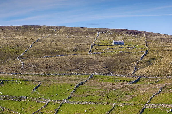 Ireland, Co. Donegal, Arranmore island, traditional house on farm