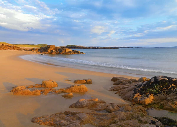 Ireland, Co. Donegal, Cruit island, Beach at sunset