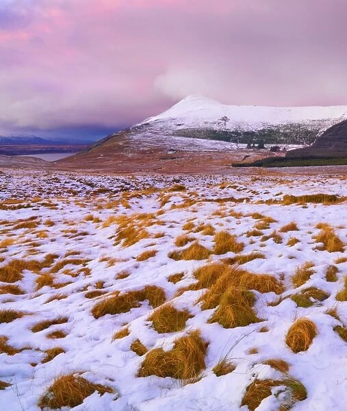 Ireland, Co. Donegal, Derryveagh mountains, Muckish in snow